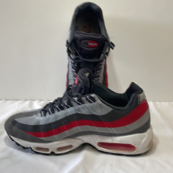 Nike Air Max 95 - Gray w/ stripes - Picture 6 of 13